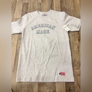 NWT American Made Flag Collection T-Shirt Men’s Medium Light Gray Patriotic Tee